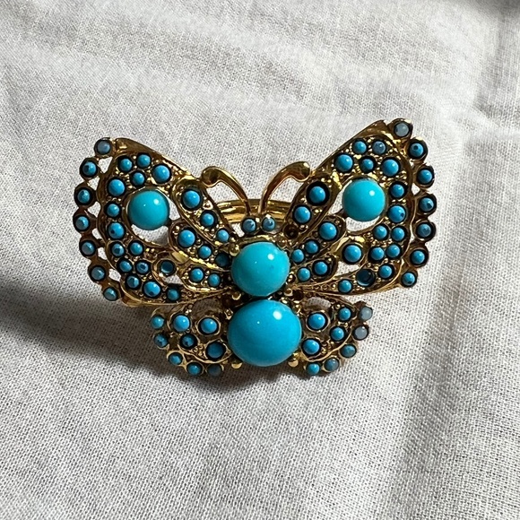 Kenneth Jay Lane Butterfly Ring in plated gold and enamel - Picture 3 of 6